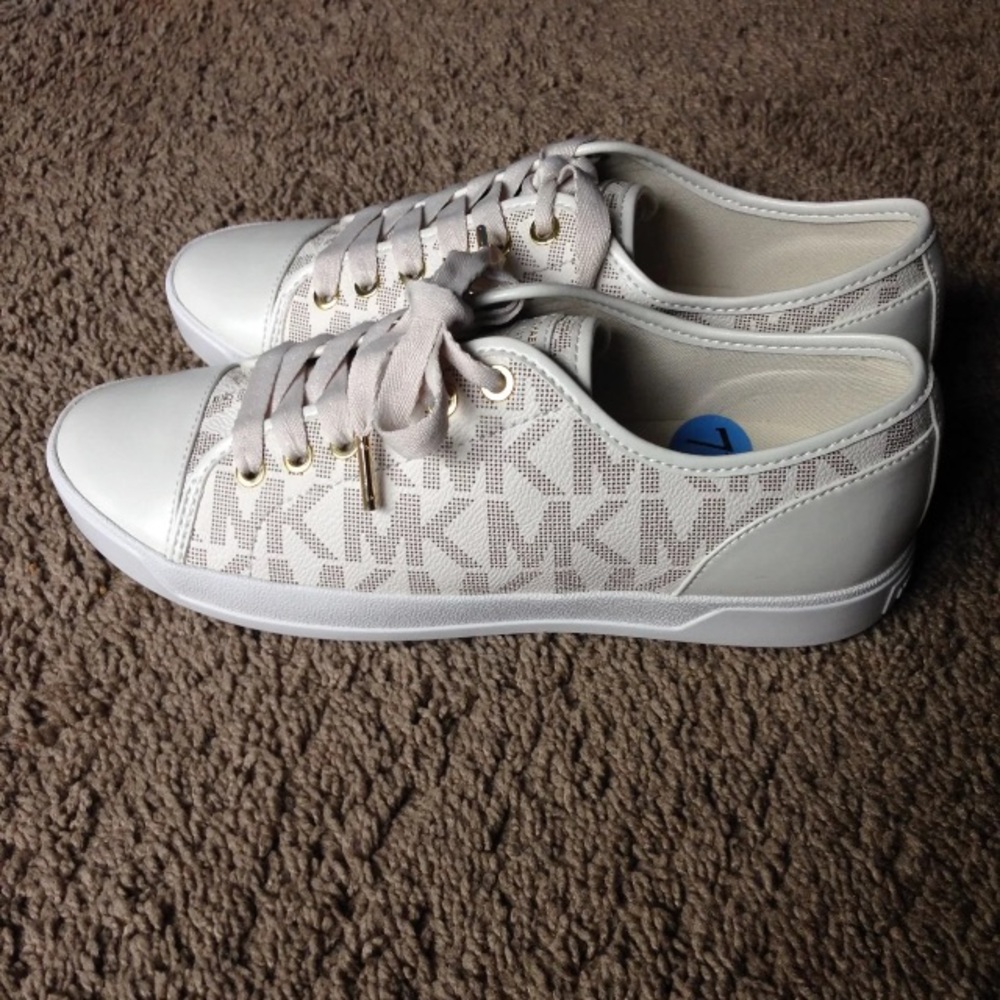 Micheal Kors Shoes Vanilla SOLD